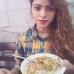 Devshi Khandur Instagram - #chaat #papadichaat #dahibhalla #snacks #chatpata #foodporn #northindiansnacks #dehradunspecial #uttarakhandtourism #taste #best #travel #lifestyle #life #travelshow #travelwithme Dehradun Paltan Bazaar