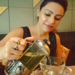 Devshi Khandur Instagram - #chamomileflowerstea #tea #relaxing #soothing #honey #teatime #aroma #devshikhanduri #actress #life #celebration #happy #perfect #edsheeran Aroma