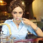 Devshi Khandur Instagram - #strawberrychampagnetea #tea #teatime #hot #preety