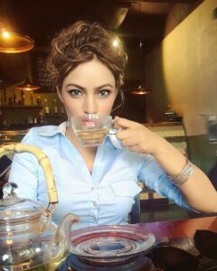 Devshi Khandur Instagram - #strawberrychampagnetea #tea #teatime #hot #preety