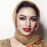 Devshi Khandur Instagram - Ever loved someone so much, you would do anything for them? Yeah well make that person yourself, love yourself you r d most important person in yr life. #she #love #instagood #bindi #photooftheday #bindi #instamood #picoftheday #indianwoman #girl #beautiful #heart #gold #beauty #lifestyle #sexy #desi #actress #quotes #devshikhanduri #shoot #instadaily #model #loveyourself #goals #follow #bestoftheday #happy #fashion #fun
