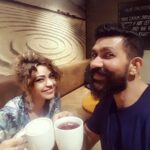 Devshi Khandur Instagram - Friends are The Most Important Ingredients in this Recipe of Life . #friends #friendship #devshikhanduri #pallsingh #coffee #laughter #quotes #friendshipquotes #positivevibes #blessing