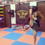 Devshi Khandur Instagram – On your mark… get set …kick ass…
#mma #mixmartialart #fitness #boxing #kick #sweat #FitLife #strenth #heikrujam #devshikhanduri #actress #goals #fitnessgoals #stretching #girlpower #lifestyle #healthy #quotes #workout #stepup #fitgirl #curves #fitnessmotivation #training #femaleworkouts  #fitfam #squats #motivation #ambition #kickass Remi Commercio