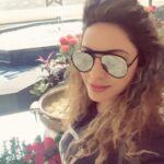 Devshi Khandur Instagram - Take time to make your soul happy 😊♥️ #winter #cold #fashion #style #beauty #travel #love #life #celebration #flowers #lifestyle #positive #peace #quotes #photooftheday #instagood #devshikhanduri #actress #selfie