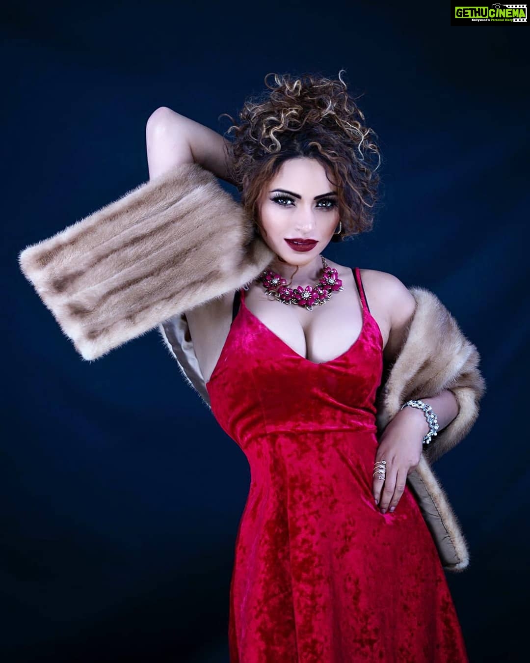 Devshi Khandur Instagram - You are you and thats enough Amazing pic clicked by American photographer mr. Fernando #LadyinRed #fashion #fashionphotography #style #makeup #devshikhanduri #actress #bollywood #moviestar #work #shooting #America #quote #talented #celebrity #lifestyle #hot #glamour #diva #beauty #style #iconic #bollywood #awesome #bae #glamour #best #outfit #goals #stylebook #luxury #fashionblogger #famous # follow California