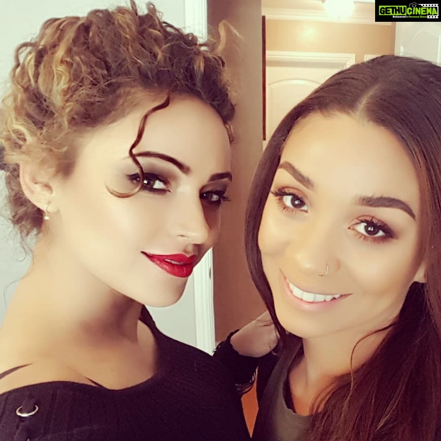 Devshi Khandur Instagram - With my fab 👌 makeup artist. #shoot #makeup #camera #devshikhanduri #actress #lifestyle #celebrity #luxary #bollywood #fashion #california #usa #america #sanfrancisco #glamour #rap #goals #travel #workaholics #girlwhotravels #sexy #awesome #best #luxury #love #model #happy #fashionblogger #famous #follow San Francisco, California