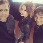 Devshi Khandur Instagram - Music launch of our movie #diljonakehsaka Music by @pritesh4music and @shail_hada Naadaniya kar jaati hein aksar khari pareshaniya... song penned by @devshikhanduri Song sung by @replytoryan2000 @prabhasinghbaghel Film directed by #nareshlalwani Cute cast @kohlihimansh and @priyabanerji Best wishes to entire team #movie #musiclaunch #lyricist #actress #musicdirector #singer #song #Tseries Hard Rock Cafe Andheri