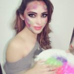 Devshi Khandur Instagram - Hope everyone is having a happy colourful safe holi devshikhanduri #holifestival #addcolortoyourlife #incredibleindia #colors #india #party #happyholi #music #colorful #holifestivalofcolours #actress #paint #dance #bollywood #pretty #beauty #happy #smile #masti #facepaint #love #fun #playfulmood #rang #playsafe #colourfull #joy #celebration #festivaloflove #lotsoffun