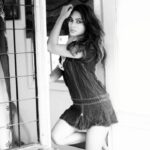 Devshi Khandur Instagram - @devshikhanduri #newphotoshoot #naturallight #daylight #lightandshsdow #picturecoutesyniloyde #cameraisflirtingwithme #candid #messyhairdontcare #lawofattraction #blackandwhite #window #hotdenim #chiktopia #fashion #globe #instagood #vogueunique #thenewgirl #photography #gypsysoul #hotshotz #door #natural #bollywoodactress #fun #famous #follow