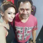 Devshi Khandur Instagram – @devshikhanduri #anishbazmi #director #actress #bollywood #beautifulmeeting #beautifulsoul #welcome #noentry #singhisking #greatwriter #trueartist #divinesmile #diva👑 #blackandred #glowup #devshikhanduri  #shinebright #casualstyle #fashion #fiesta #fun #follow