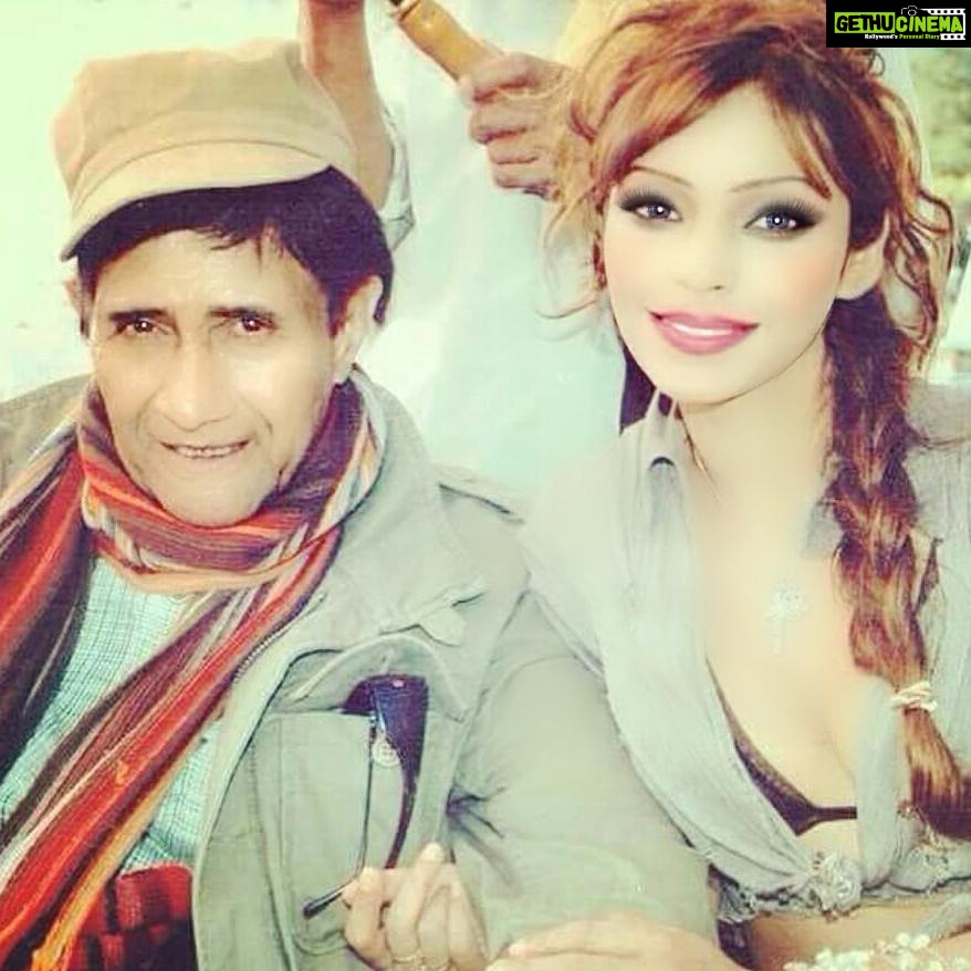 Devshi Khandur Instagram - Happy birthday devsahab. Miss you so much now and will always . Eternal love to you . @devshikhanduri #devanand #birthday #legend #realsuperstar #devananddiscovery #chargesheet #devanandslastfind #devanandsheroine #luckyme #mentor #inspiration #motivation #missyou