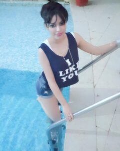 Devshi Khandur Instagram - @devshikhanduri #pool #ilikeyou #gypsy #vagabond #free #wonderlust #noboundations #cutehot #goa #hotpants #alwayshot #lifeisbeautiful #lifeisfun #amazing #awesome #glamour #groove #fashionista #fun #follow