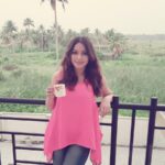 Devshi Khandur Instagram – Devshi Khanduri #pinklovesme #green #nature #simplegirl #girlnextdoor #indiangirl #simpleisbeautyful #shooting #shootinglocation #movieshoot #cochin #nomakeuplook #noglamour  #malyalam #detailscannotreveal #shootingteaandme #devshikhandurilatest #fun #famous #follow Cochin (kochin)kerala,India
