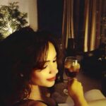 Devshi Khandur Instagram – @devshikhanduri #oogasyllabphotography #mobilephotography #evening #breeze #candellight #music #peace #livinglife  #conversation #laughter #superstars #devshikhandurilatest #fun #fashionista #follow