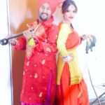 Devshi Khandur Instagram – @devshikhanduri #bollywoodactress #bhupinderbrother #nripunjabisinger #videotogether #ritupathaksinger #arvinderrainamusic&direction #shotinmalysia #tumbivsparanda #bhangravsgidda #khanda #jattnj #shikhni #gabaru #mobilephotography #purepunjabi #proudpunjabi #singhisbling #glassi #navialbum #desikuri #desiismyfavlook #devshikhandurilatest #bollywoodmasala #bollywoodmasala #bindi #saddapunjab #sursangeet #swagger #fun #famous #follow Kuala Lumpur, Malaysia