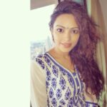 Devshi Khandur Instagram - @devshikhanduri #oogasyllabphotography #mobilephotography #desikuri #girlnextdoor #simple #nomakeup #shy #indiangirl #browneyes #bindi #suit #curlyhair #bollywoodactress #desikuri #fresh #desiismyfavlook #iloveitdesi #fabindia #bollywoodlatest #bollywoodmasala #bollywoodhungama #fun #famous #follow