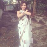 Devshi Khandur Instagram – @devshikhanduri #bollywoodhungama #nomakeup #chittiyiaankalaiyaanve # #bubbly #raw #kangana #chudikhankegi #sexiestoutfit # #simplicity #sareekfallsa #icantmarryu #shygirl #iamshy #donotpropose #biba #indiangirl #desichori #sareehot #browneyedgirl #fun #famous #follow