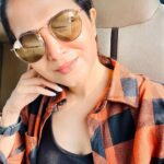 Dhivyadharshini Instagram - Fashion is what you buy, Style is what YOU do with it 🔥 👍 checked shirt selfie Sending love to all #ddneelakandan #fashion #travel #selfie #happysunday #style