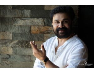 Dileep Instagram - എല്ലാ പ്രിയപ്പെട്ട മലയാളികൾക്കും എന്റെ ഹൃദയം നിറഞ്ഞ ഓണാശംസകൾ :)