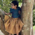 Divya Padmini Instagram - 🤷‍♀️💙🧡 #nature #tree #trees #daughterlove #mylove #beachresort #cghearthexperiences