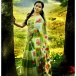 Divya Padmini Instagram - 🦚💚 . . . #sareelove #saree #favourite #green #nature #cottonsaree #cotton#khadi Kattapana, India