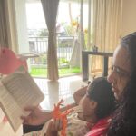 Divya Padmini Instagram - Me time with mine☺️ #afternoon #reading#readingbooks #pranayakathakal #tpadmanabhan #with #mylove #mybaby