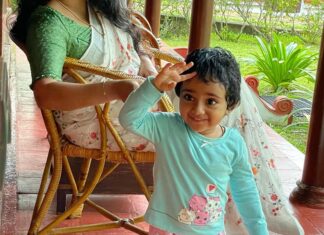 Divya Padmini Instagram - My baby💙💚 📸:@ratheesh_balakrishnan_poduval #momndaughtertime #momlife #mom #baby #candid #pic #cat #catstagram #cgh #coconutlagoon# Coconut Lagoon, CGH Earth