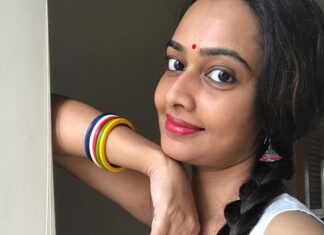 Divya Padmini Instagram - And so... I am!💝 #colourful#bangles from @deepikaviswanath Mumbai, Maharashtra