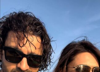 Divyanka Tripathi Instagram - If @vivekdahiya was in Mumbai, he wouldn't have let me post it. 🤷🏻‍♀️ (Taking advantage of the situation 😈) Us on the beach- Barely romantic! Mostly idiotic! #ValentinesSpecial