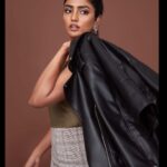 Eesha Rebba Instagram - 💣 clicked by: @anuragkamilla HMU: @deepikakarnanimakeovers Styled by : @purple_lover__ #eesharebba