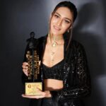 Erica Fernandes Instagram - It is an honor to receive the #dadasahebphalkeaward for a character so close to me. It feels worthwhile for all the efforts, heart, and soul I have put into shaping Sonakshi, of course with the help of my director and my co actors. As a kid, somebody once told me that one day someone would give you a platform to project your talent; what you do of it is in your hands. No one can make you or break you. It's up to you to work towards it and build yourself. Personally, for me, it started as excitement, and then the enthusiasm grew so much that it turned into anxiety while I was receiving the award. ( and that happens every time I walk up to receive an award ) What was overwhelming was to see how thrilled people around me were! From my family and friends to my Ejfians and members of my society, all were very excited and had a scene of pride. I want to conclude by expressing how grateful I feel for the blessings and love I have and continue to receive from everyone. 🙏😇 #thankyouforthelove❤️ #blessed🙏 #ericafernandes