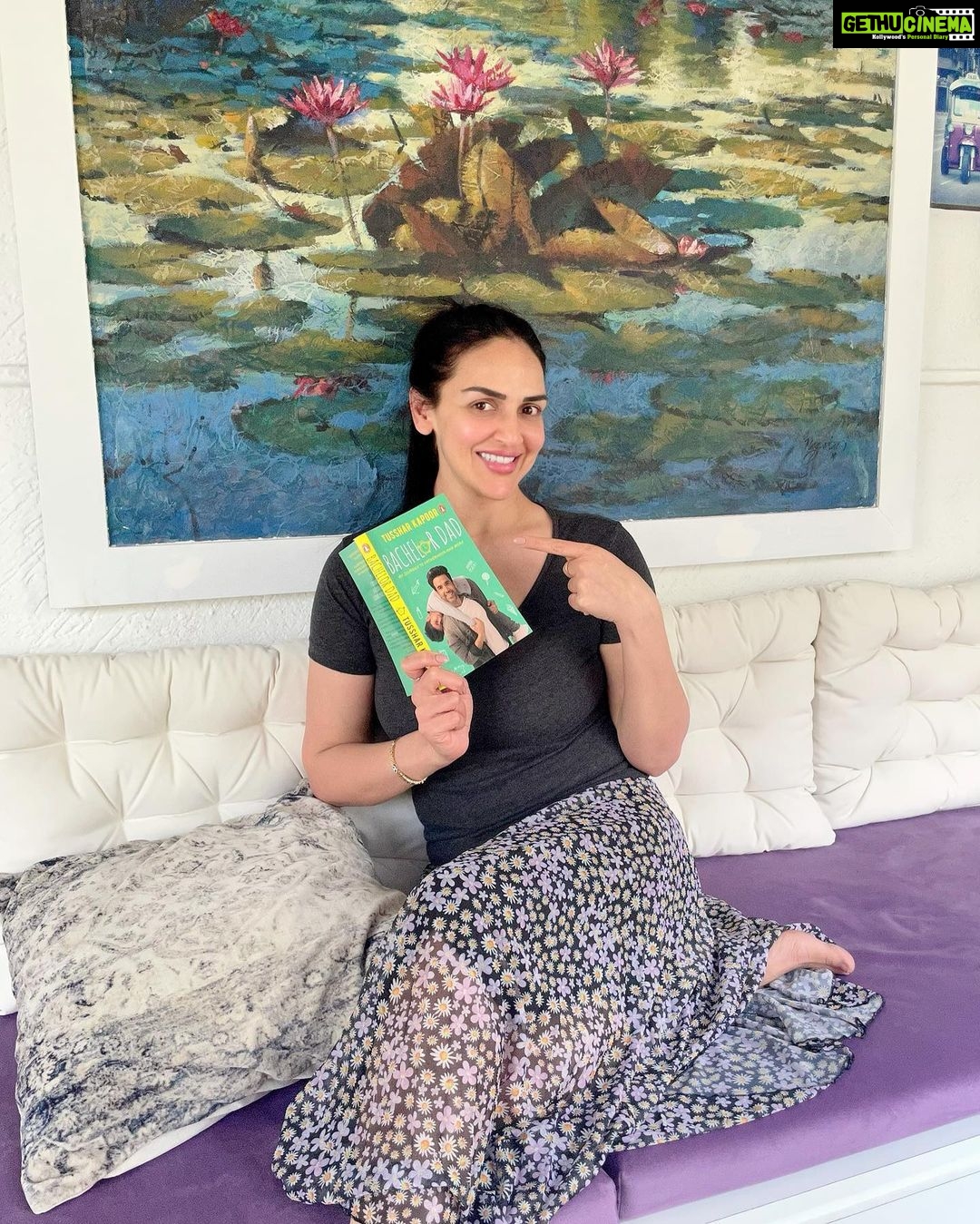 Esha Deol Instagram - Life is all about choices. And most of them are to do with what brings us closer to our true self. If something makes you happy you do it. And just like that someone who I have known for years ,someone who has been one of my dearest friends & co star did just that . A proud father, a complete family man & a wonderful human being . @tusshark89 book Bachelor Dad is here for everyone to read . It’s a fantastic book, filled with emotions , love & laughter so get your copy of #bachelordad today which is available at Amazon.in & get ready to get into the lovely world of this cool Daddy ! @tusshark89 #bachelordad @penguinindia #mondaymotivation #goodreads Go to https://amzn.to/3yHMLdb to order your copy.
