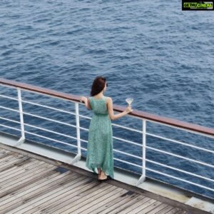 Eshanya Maheshwari Instagram - I am sure we all need is little break from this lockdown and Coronavirus 🙈 and I wish things were not this bad 😕 throwback to one of the 😁 best days I’ve had on @jaleshcruises with @dejavudxb 
#hope #staypositive #stay safe #throwback #cruise #party #goa #freshair