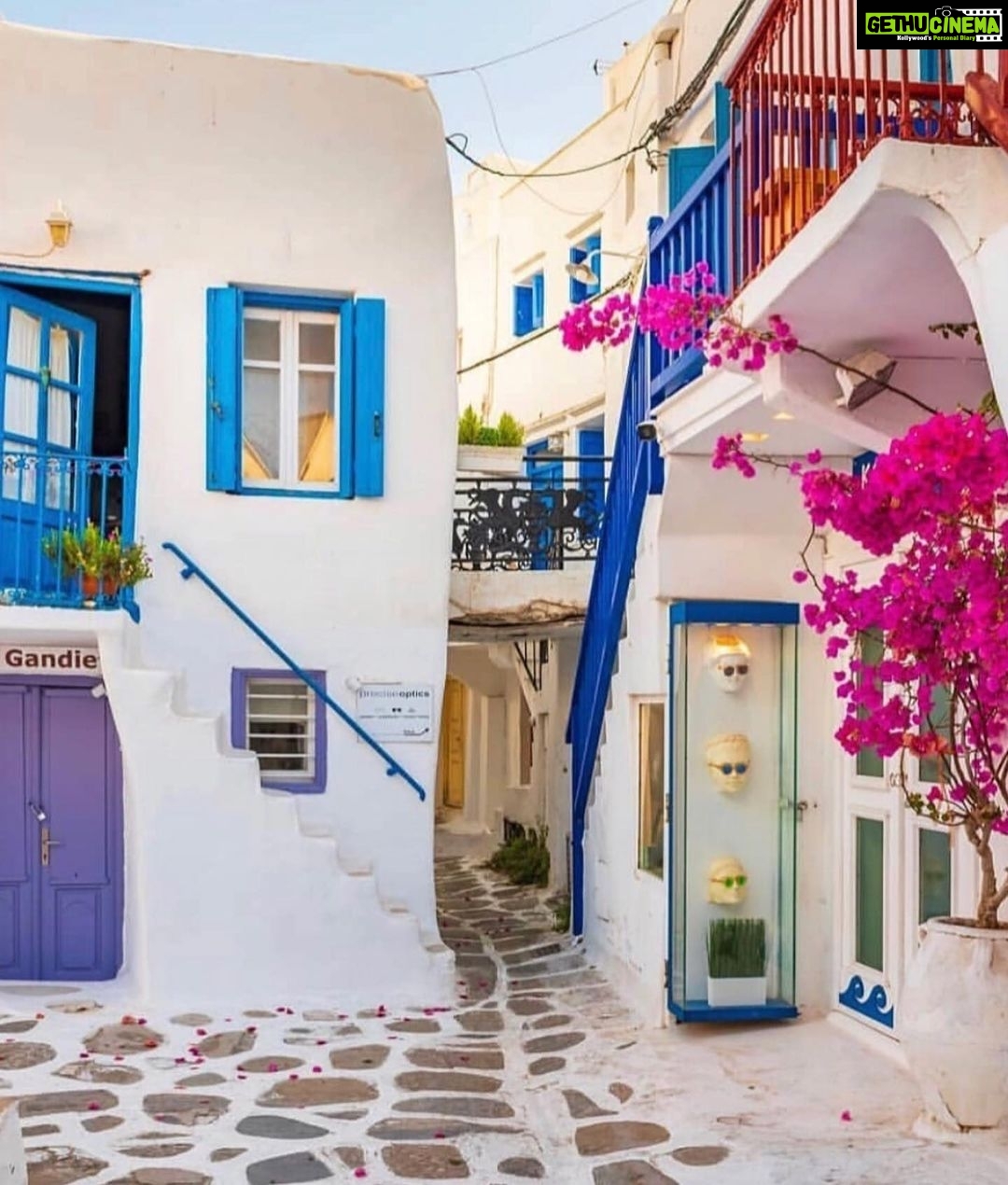 Eshanya Maheshwari Instagram - Mentally somewhere else...ππ»ββοΈ πGreece π¬π· #majormissing #mykonos #greece #travelblogger #takemeback #throwback Mykonos, Greece