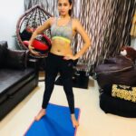 Eshanya Maheshwari Instagram - Stay home, stay safe and stay fit 💪🏻 #quarantine #covid_19 #jantacurfew #stayhome #staysafe #stayfit #fightcoronavirus💪