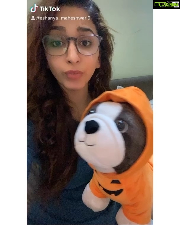 Eshanya Maheshwari Instagram - Do You think I am cute? 🐣 🤓 #boredem #beingcute #babyvoice #quarantine #time #tiktok