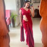 Eshanya Maheshwari Instagram - ❤️ Ps: on fans demand 💁🏻‍♀️ #sareelove #desigirl #saree #red #esshanyamaheshwari #esshanya