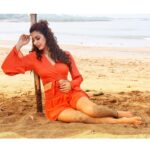 Eshanya Maheshwari Instagram - Be a good person But don’t waste time to prove it.🧡 Photographer- @ajayyparmar Makeup- @zuberiya_ansari Hair- @humaiiraansari Styling- 🙋🏻‍♀️ #sunkissed #sunshine #sparkle #smiles #poser #fashionblogger #instablogger #styleblogger #eshanyamaheshwari #lifestyleblogger #actor #cute #lovewithme #gratitude #instalove #cute #gorgeous