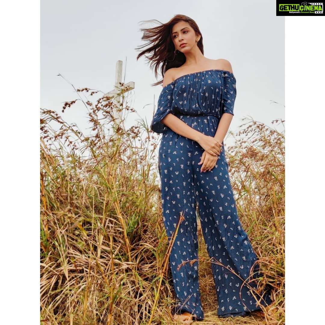 Eshanya Maheshwari Instagram - Live life, take pictures Relive memories REPEAT π₯°β¨πΈπ Picture courtesy- @sahilmakhaniphotography @dailyverve #TRAVELWITHME #travelblogger #instatravel #travelblogger #traveldairies #keralatourism #keraladairies #eshanyamaheshwari #travelwitheshanya Thekkady
