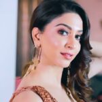 Eshanya Maheshwari Instagram - ✨HAPPY NEW YEAR✨ May your life be full of happiness and new opportunities 😇 Outfit by @karishmaashita Makeup by @nishisingh_muah Hair by @imambihairstylist Styling by @bhoomibhanushali Videography by @portraitsbyvedant #diwali #newyear #diwalioutfit #happynewyear #diwalireels #reels #reelsinstagram #reelitfeelit #feelitreelit #foryou #diwalilook #diwaliphotoshoot #picoftheday #lookoftheday #pose #photoshoot #esshanyamaheshwari #esshanya #fashionblogger #styleblogger #instafashion #lover #nayasaal
