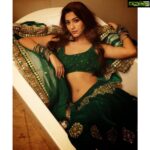 Eshanya Maheshwari Instagram - I WONDER WHAT I LOOK LIKE IN YOUR EYES.. ? 🤔✨💫 #weddinglook #indian #desigirl #model #actor #blogger #bloggerstyle #instablogger #fashionblogger #poser #photoshoot Outfit designed by- @maheswariswati 🤗 Photographer- @mahendra_rd 📸