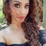 Eshanya Maheshwari Instagram – 🖤