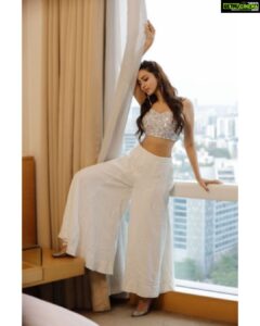 Eshanya Maheshwari Instagram - Wishing you and your family a very HAPPY LOHRI.✨🔥😇 May the lohri fire 🔥 burn all the sadness and bring you warmth of JOY, HAPPINESS & PROSPERITY. 😇🙏 Photographer- @mahendra_rd H&M- 🙋🏻‍♀️ Location- @thewestinmumbai Styling & Desinger- @maheswariswati #happylohri #lohri🔥 #festive #indianfestival #fashionblogger #instablogger #styleblogger #model #poser #eshanyamaheshwari #EM The Westin Mumbai Garden City