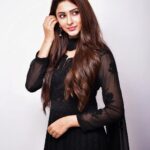 Eshanya Maheshwari Instagram - Jumme ki raat...! 🖤✨