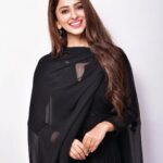 Eshanya Maheshwari Instagram - Jumme ki raat...! 🖤✨