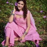 Eshanya Maheshwari Instagram – Main apni favorite hoon ๐๐๐ทin this dress by @lavanyathelabel ๐ my love for Bollywood films and songs are clearly visible๐
Outfit- @lavanyathelabel
Photographer- @ajayyparmar
Make up- @zuberiya_ansari
Hair/ @hummi_chummi
#filmy #bollywood #indiandresses #desigirl #eshanyamaheshwari #instablogger #fashionblogger #styleblogger #blogger