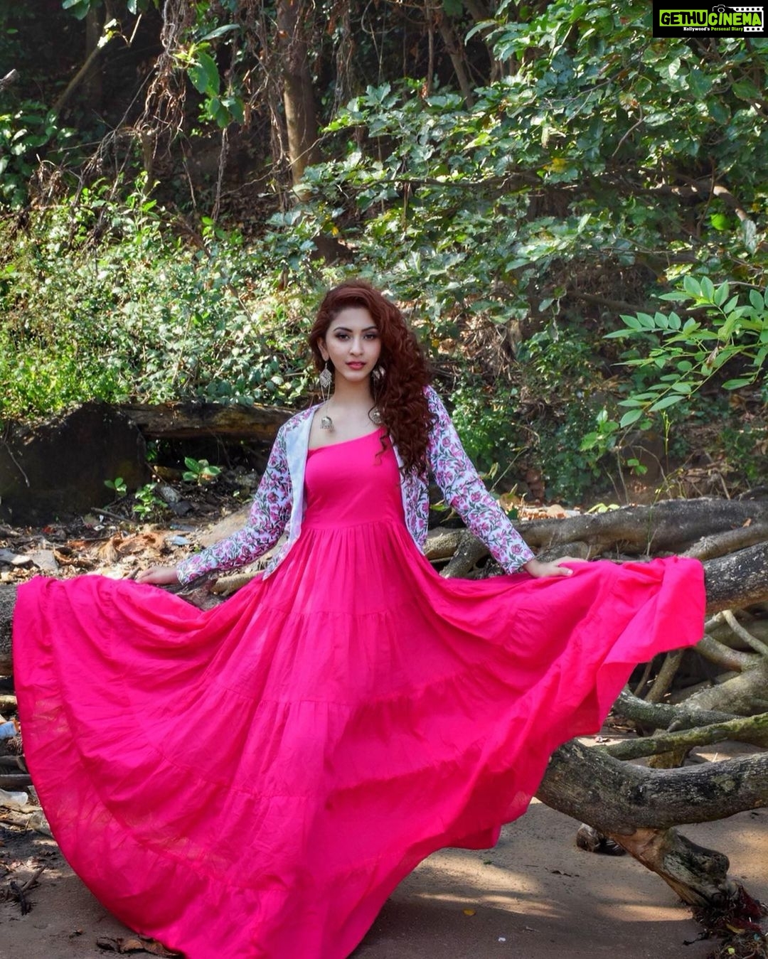 Eshanya Maheshwari Instagram - Hello folks! I just got this ravishing outfit from @ambraee_ and you can see I am in no mood to get out of it!๐โบ๏ธ They have this huge range of women clothing, both ethnic and western wear. Also, right now they have just begin their first time ever #dontwaitdecember Sale which has a never before price drop! From 2nd December ,2019 to 10 December 2019 Get all the classic hotsellers under 1200/- use my code EM10 TO GET 5% off and if you pay prepaid while placing order you get additional 10% off... Also, they have limited sizes left, so hurry up before it all gets sold out! #dontwaitdecember #ambraee #indiandresses #desigirl #blogger #fashionblogger #styleblogger #instablogger #eshanyamaheshwari Outfit- @ambraee_ Photographer- @ajayyparmar Make up- @zuberiya_ansari Hair- @hummi_chummi