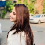 Eshanya Maheshwari Instagram – Got papped 📸 post workout by my own paparazzi @bmaheshwari10 🤣🤣😜🙈🤓 #postworkout #papped #candid #monday #mondayblues #gymlook #fitgirls #eshanyamaheshwari El gymnasio