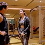 Eshanya Maheshwari Instagram - Samajh rahe ho aap 😅💪🏻 Follow me on josh app for more exclusive videos 💁🏻‍♀️ @officialjoshapp #jabwemet #comedy #trending #reels #reelsinstagram #reelitfeelit #gym #gymmemes #feelitreelit #instagood #instadaily #eashanya #memes