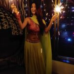 Eshanya Maheshwari Instagram - Diwali happiness ✨✨✨ #diwalirituals #diwalilights #diwali #saynotocrackers🚫🙏 I don't burn fire crackers to prevent pollution and to keep animals safe.. This is just for diwali rituals 😇🙏